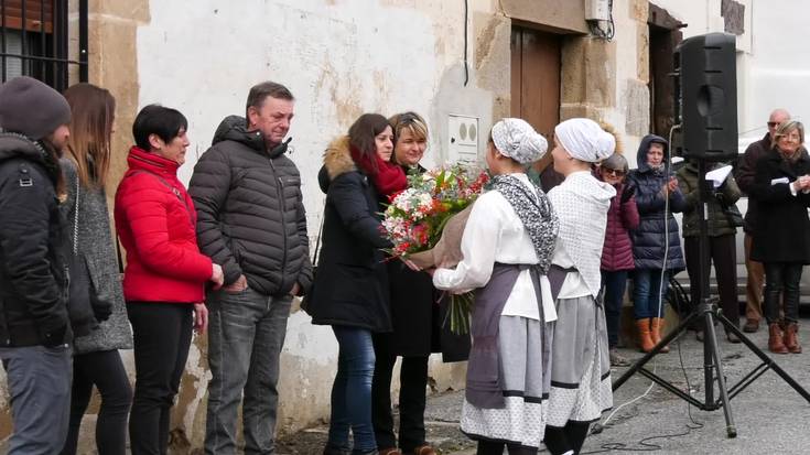 Gerra jasan zutenak oroitu dituzte, 'Iragana gogora ekartzen' egitarauaren baitan