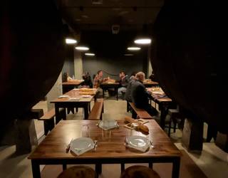 Begiristain sagardotegiak eskainitako 2 lagunentzako otordua